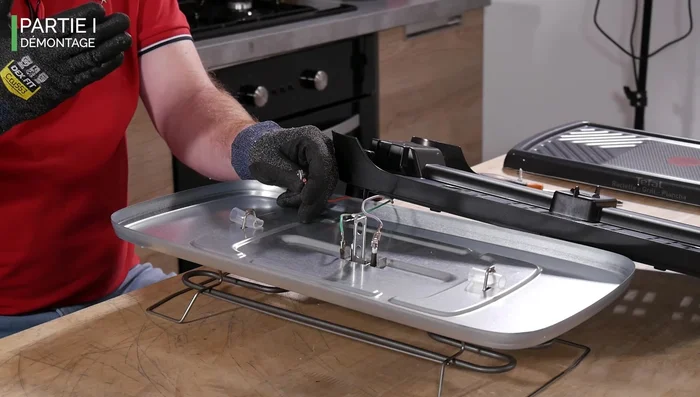 Identifier la cause du problème (souvent une patte de résistance détachée).