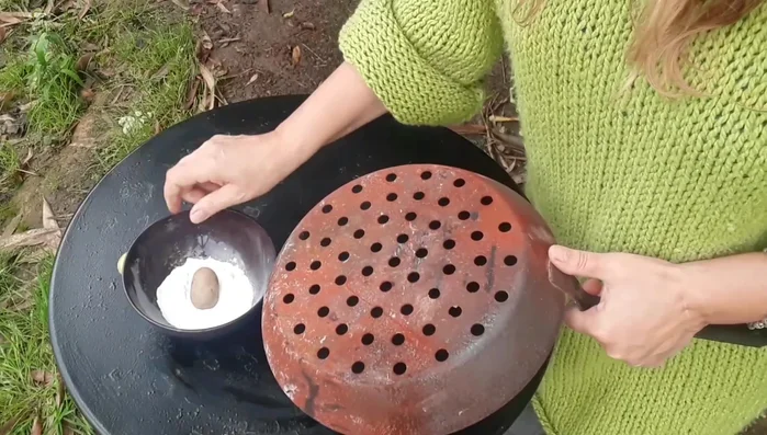 Rincer et sécher la poêle. Répéter l'opération si nécessaire.