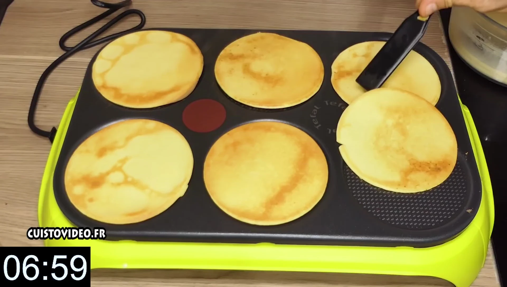 Thermal image of pancakes cooking evenly.