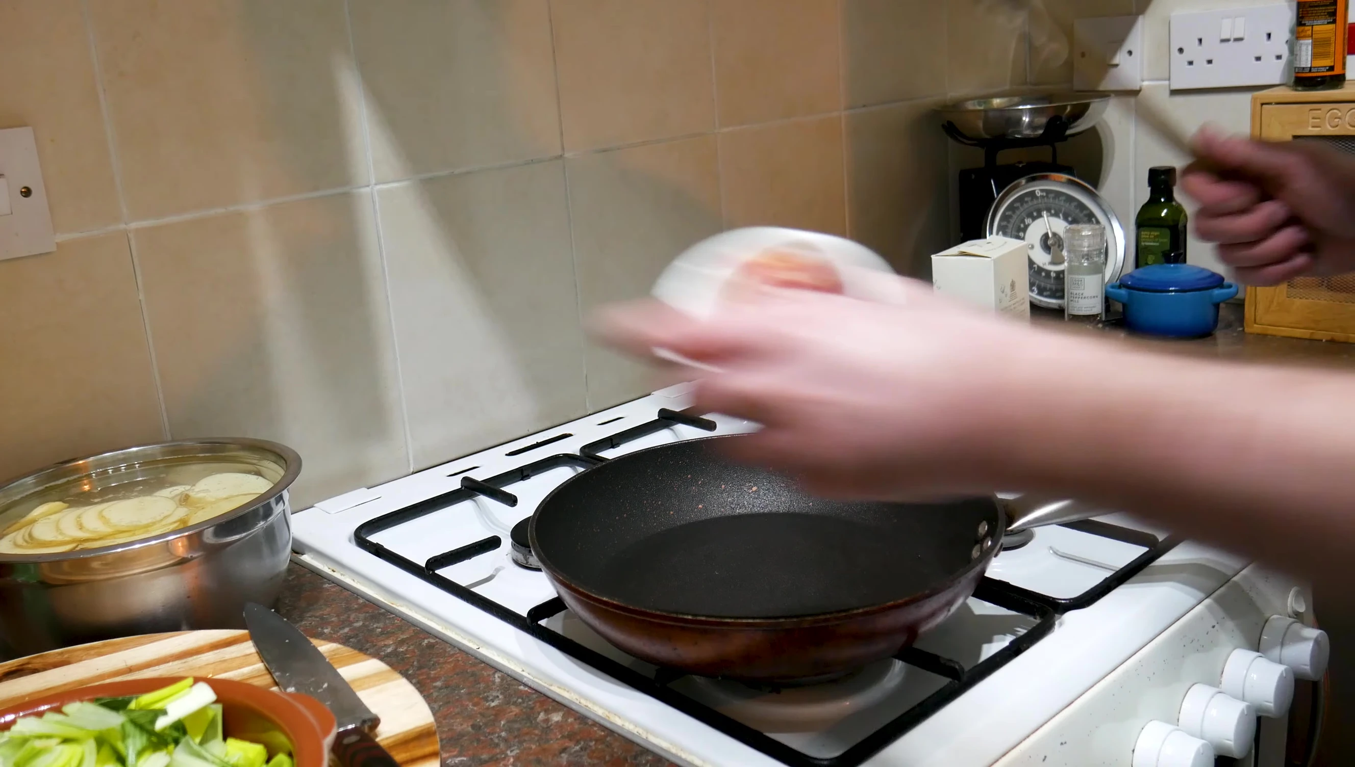 Bacon dans une poêle