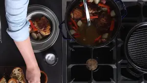 Recette de poulet braisé facile avec la poêle Staub Braise & Grill