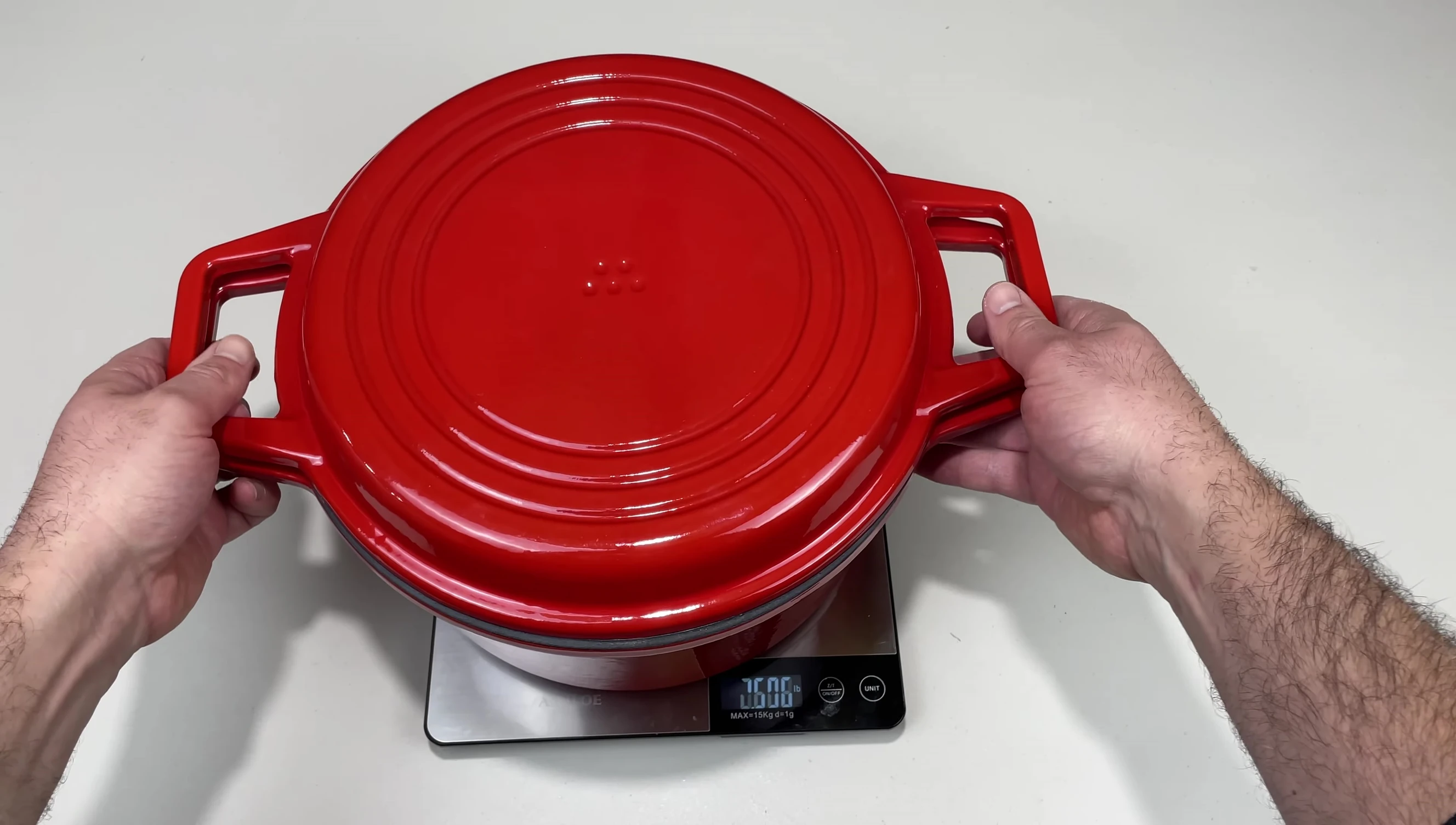 Image montrant la taille et le poids de la cocotte