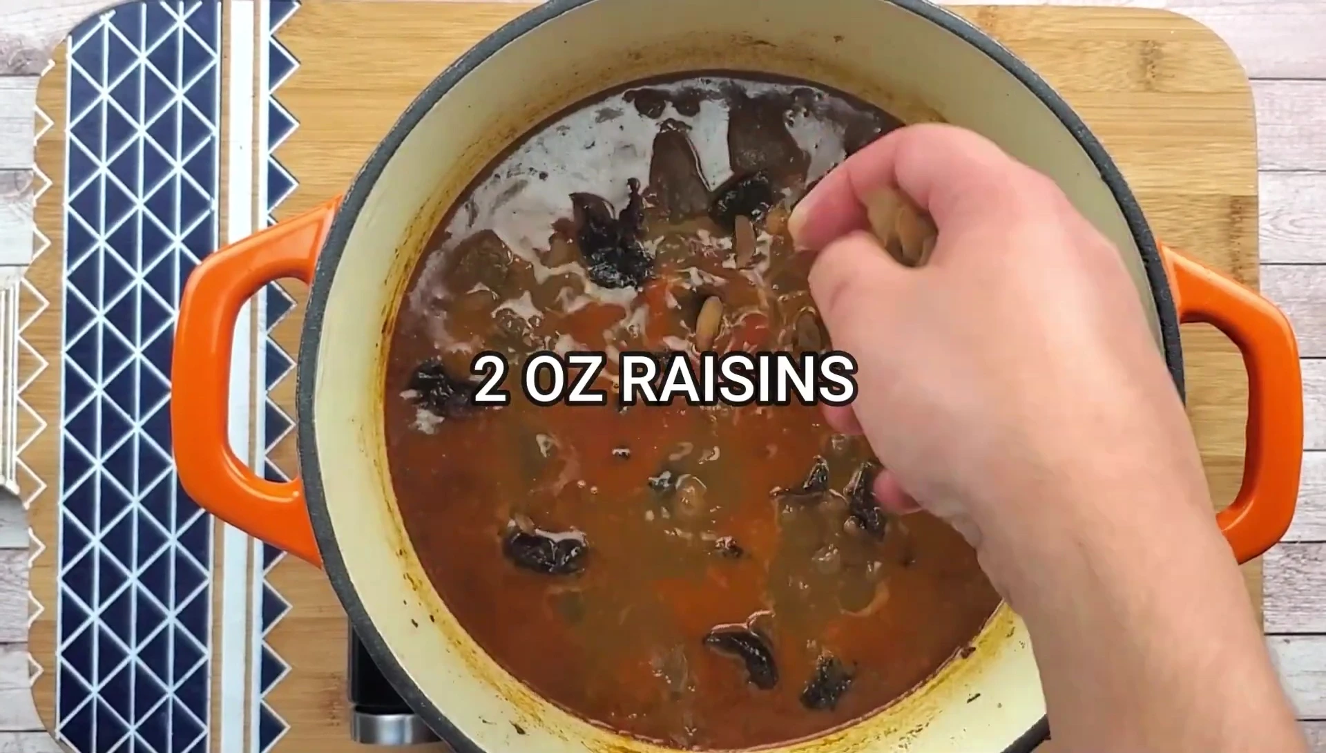 Ajout des raisins secs, amandes et bouillon
