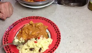 Tajine Marocain : Recette facile et délicieuse de poulet au couscous fruité