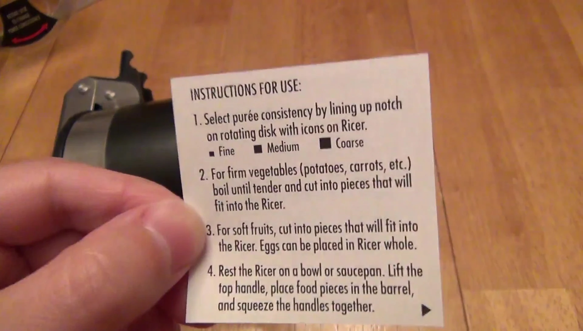 Gros plan sur la carte d'instructions montrant les réglages.