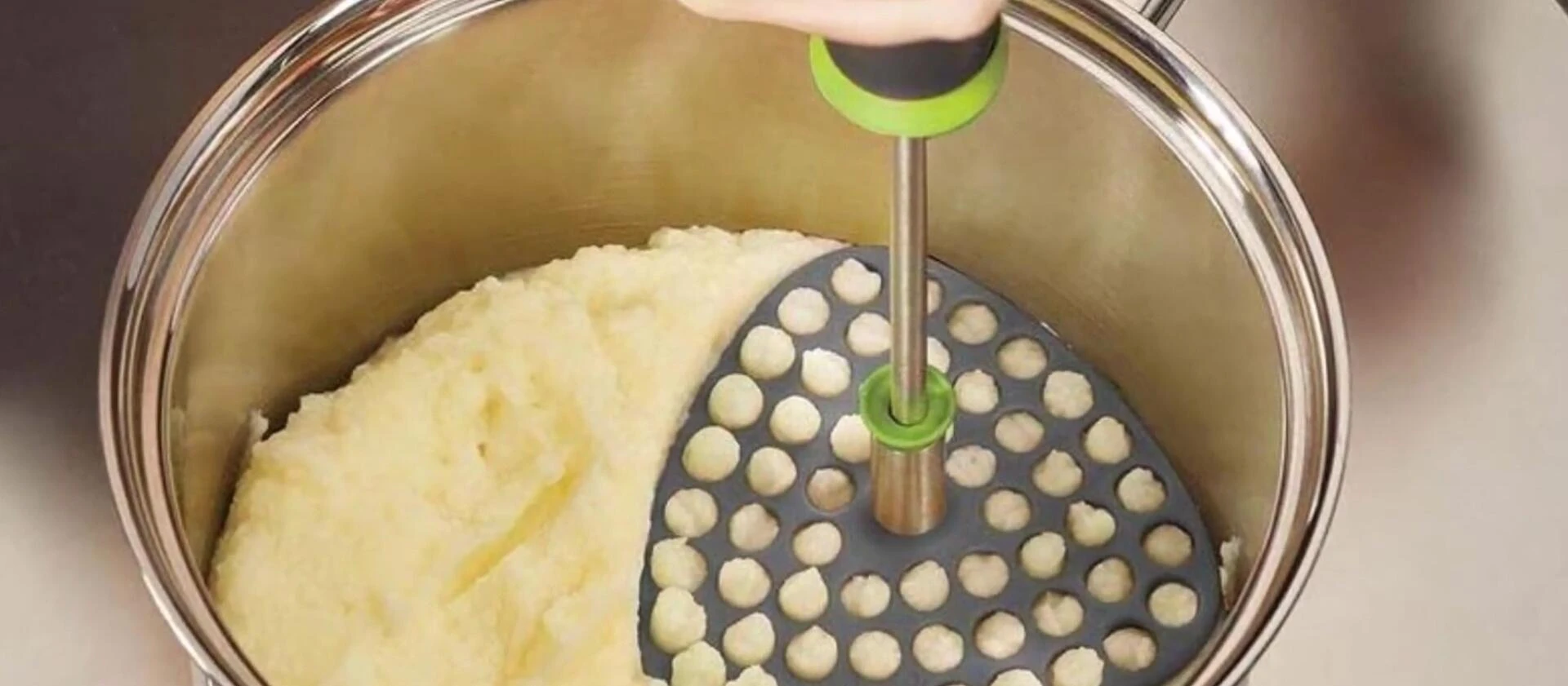 Détail de la plaque de purée incurvée