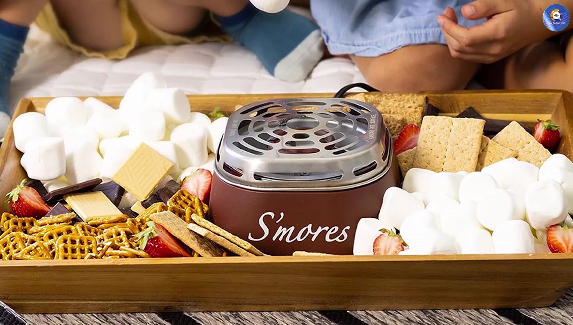 Gros plan sur les quatre compartiments du pot à fondue Nostalgia