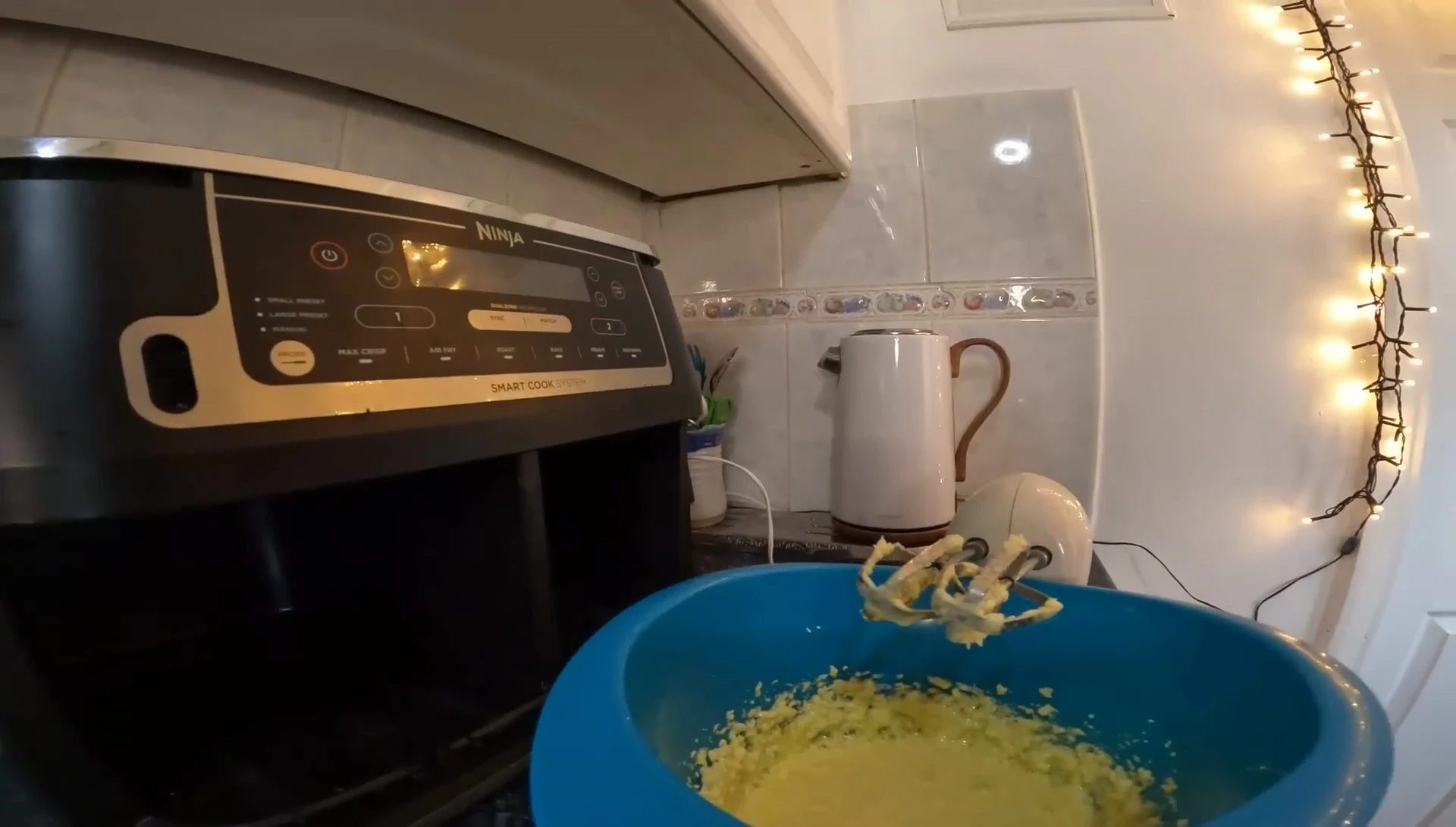Utilisation des nouveaux ustensiles de cuisine.