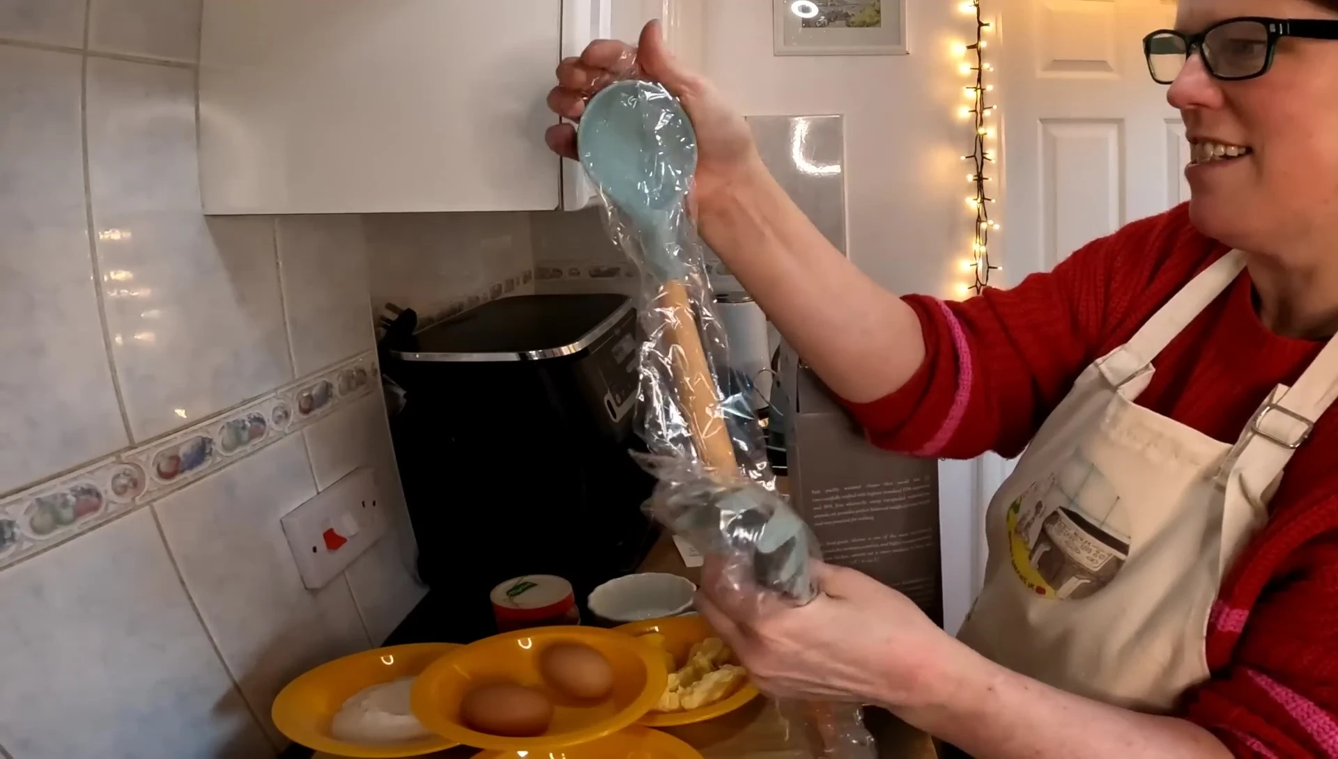 Présentation des cuillères et de l'ustensile à spaghetti.