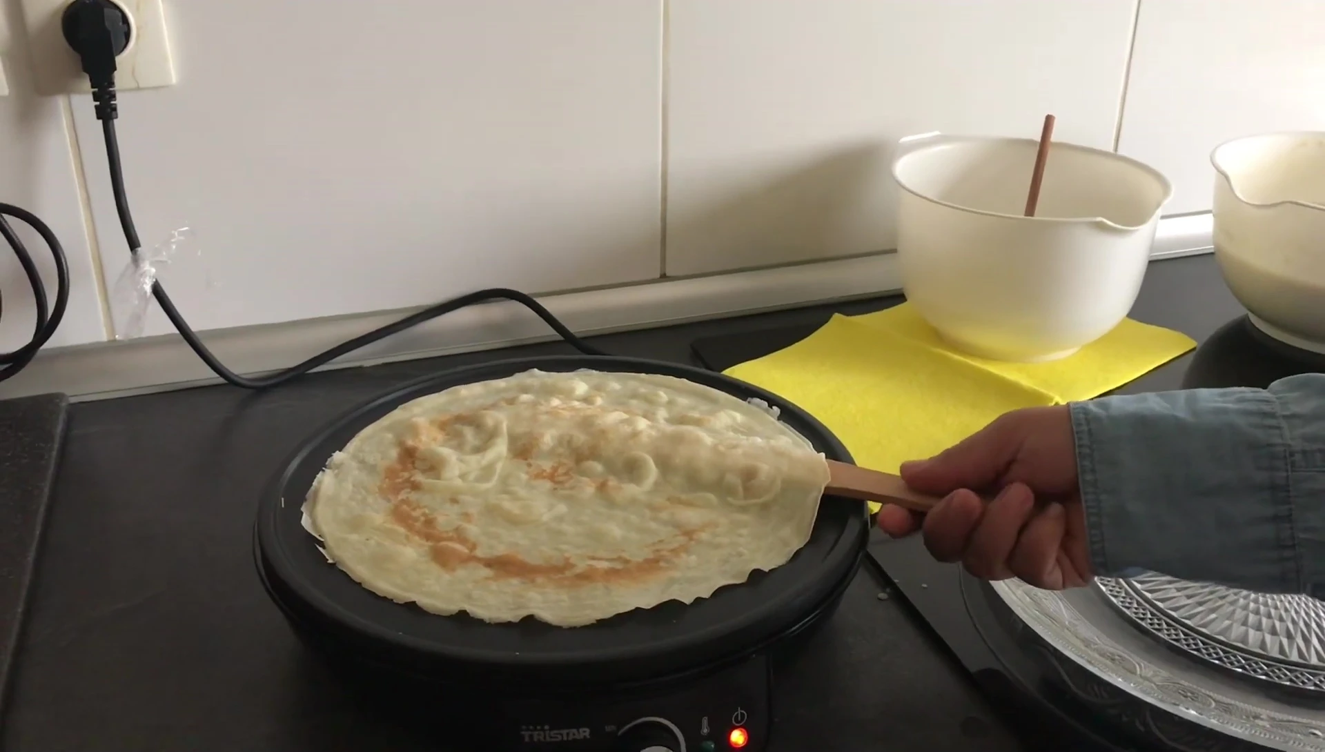 Crêpe cuite et retournée.