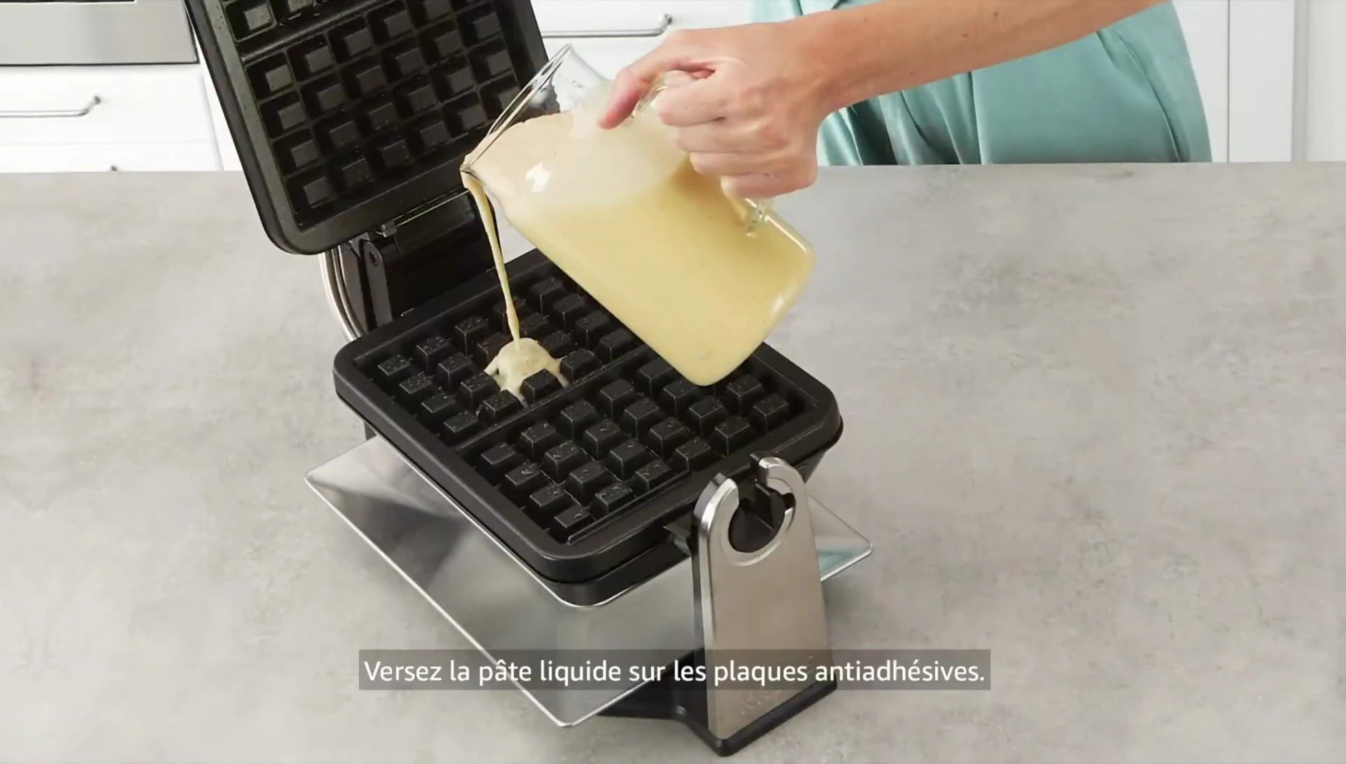 Gros plan sur les plaques de cuisson du gaufrier Krups