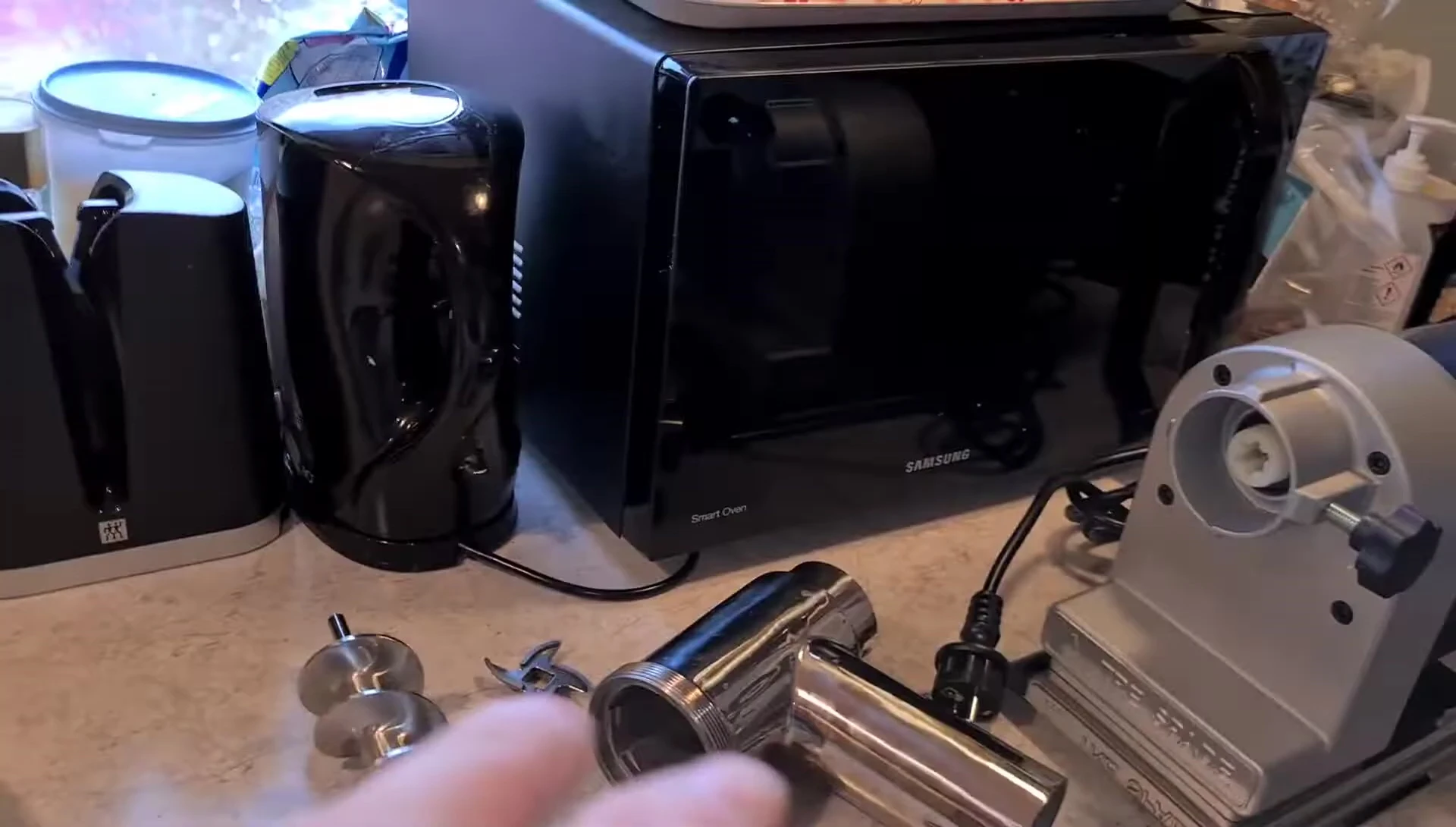 Comparaison de taille entre les deux hachoirs